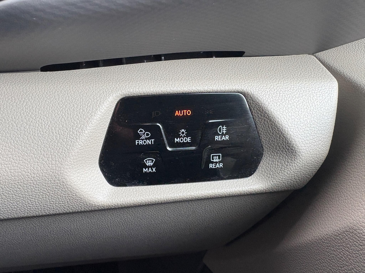 Used Volkswagen Multivan 2024 for sale - 76512794: Photo 24