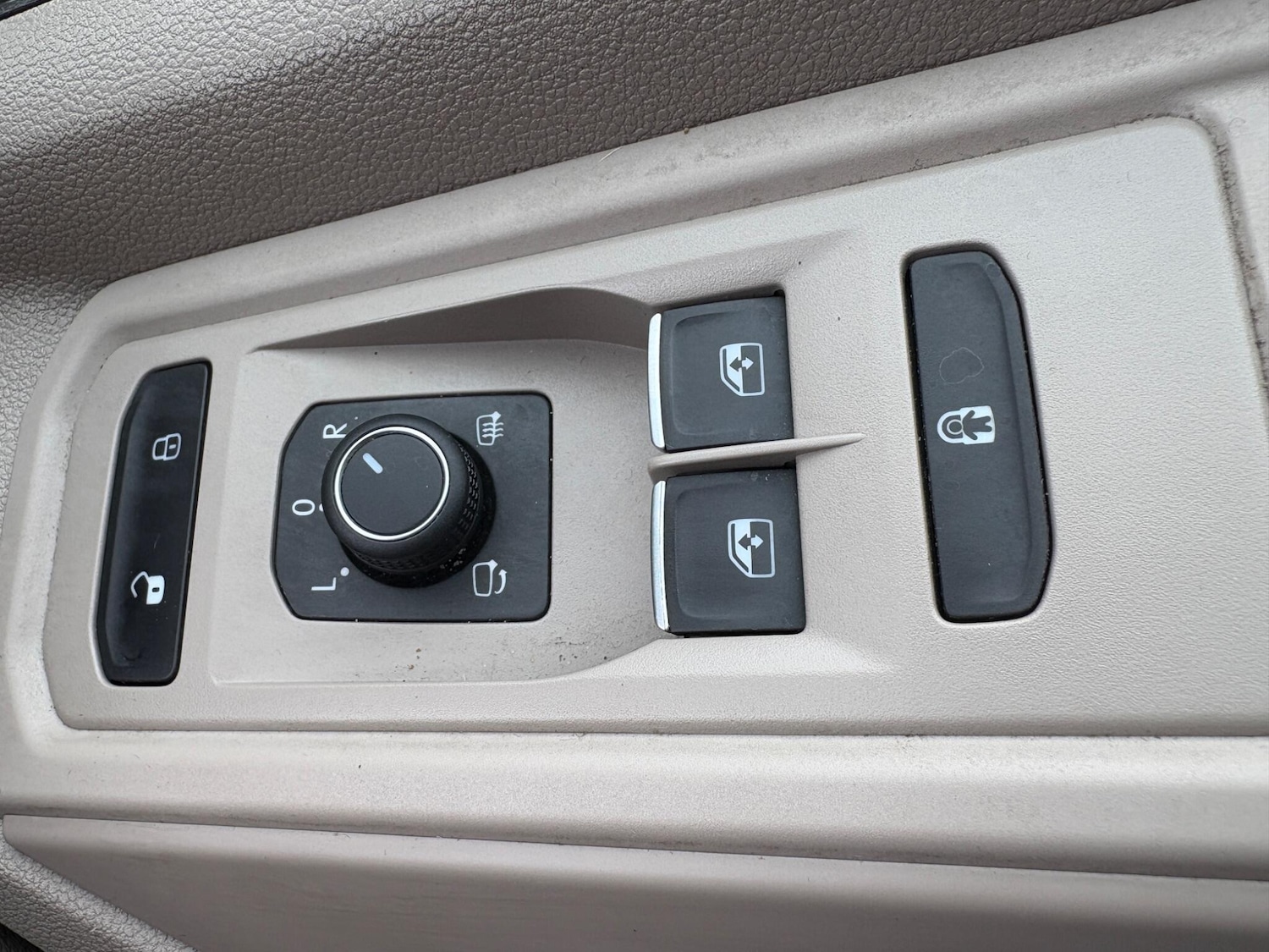 Used Volkswagen Multivan 2024 for sale - 76512794: Photo 25