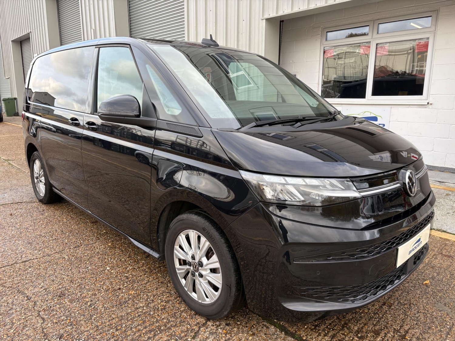 Used Volkswagen Multivan 2024 for sale - 76512794: Photo 6