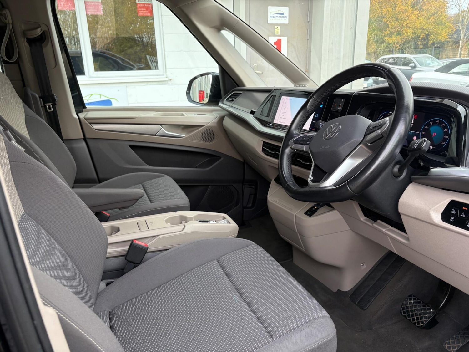 Used Volkswagen Multivan 2024 for sale - 76512794: Photo 9