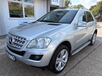 Used Mercedes-Benz M Class 2010 for sale - 79634065: Photo