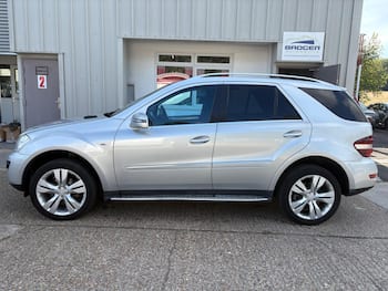 Used Mercedes-Benz M Class 2010 for sale - 79634065: Photo
