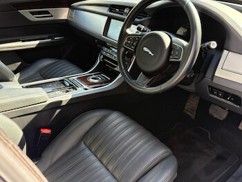 Used Jaguar XF 2016 for sale - 75940424: Photo