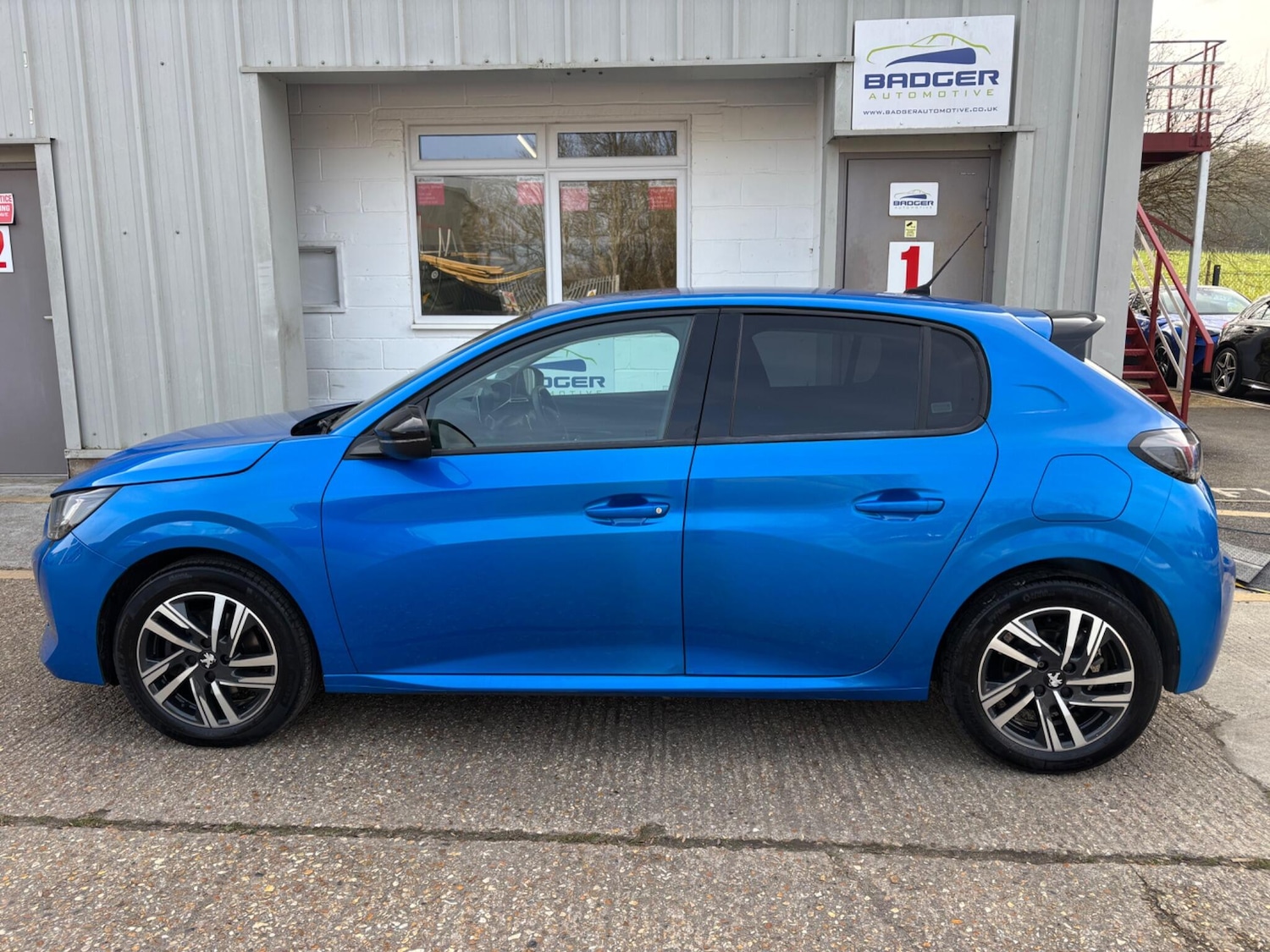 Used Peugeot 208 2023 for sale - 77993503: Photo 3