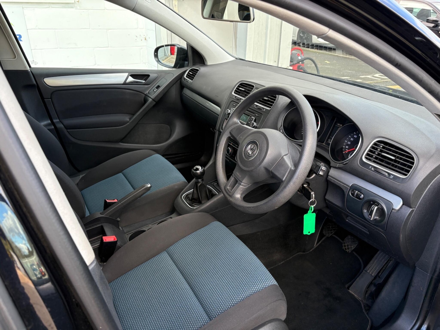 Used Volkswagen Golf 2012 for sale - 76370076: Photo 9