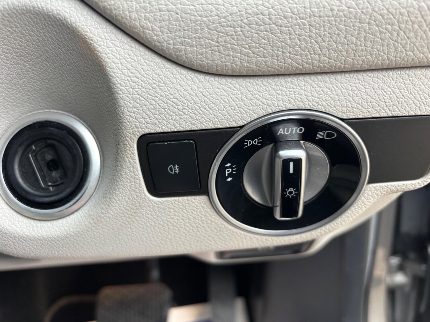 Used Mercedes-Benz GLA 2016 for sale - 76549743: Photo 39