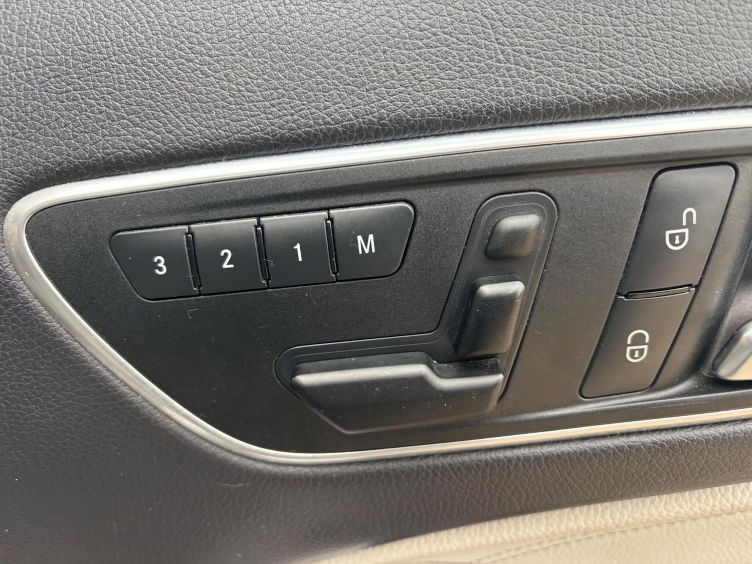 Used Mercedes-Benz GLA 2016 for sale - 76549743: Photo 40