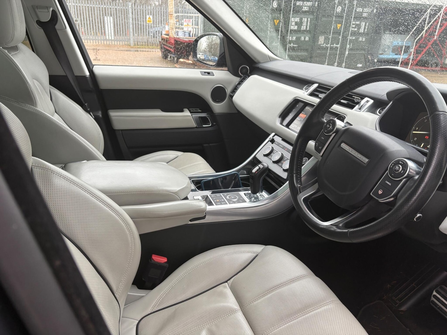 Used Land Rover Range Rover Sport 2015 for sale - 77144000: Photo 4