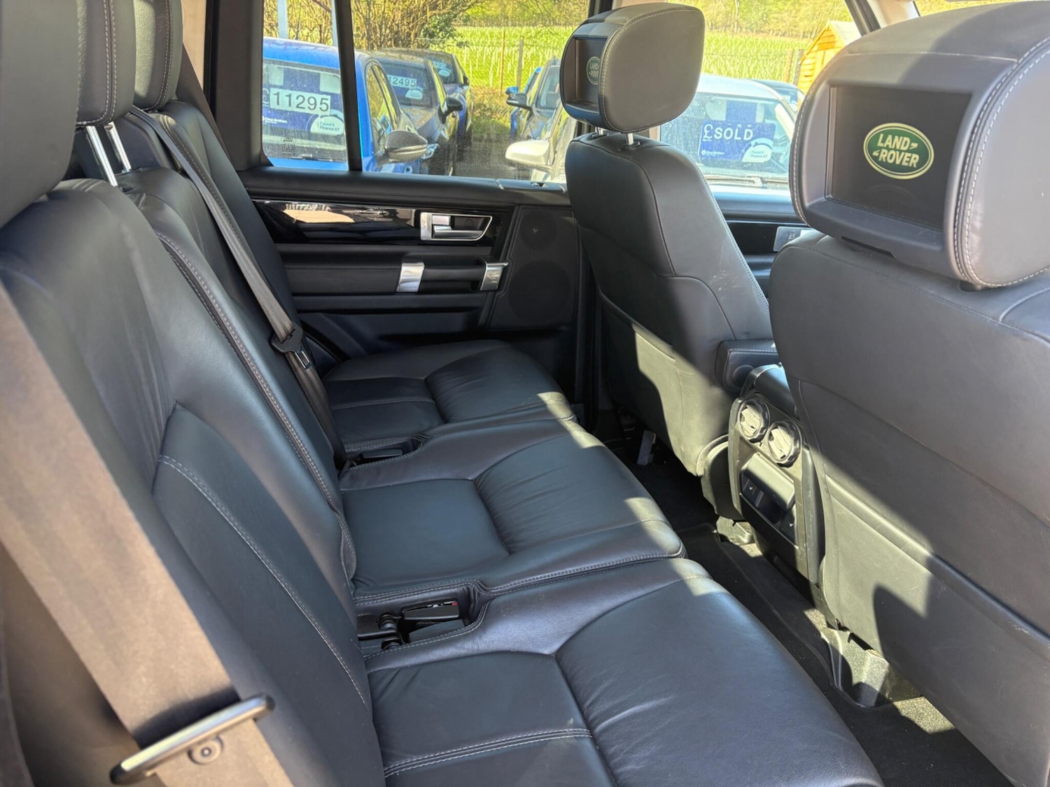 Used Land Rover Discovery 2015 for sale - 78157354: Photo 4