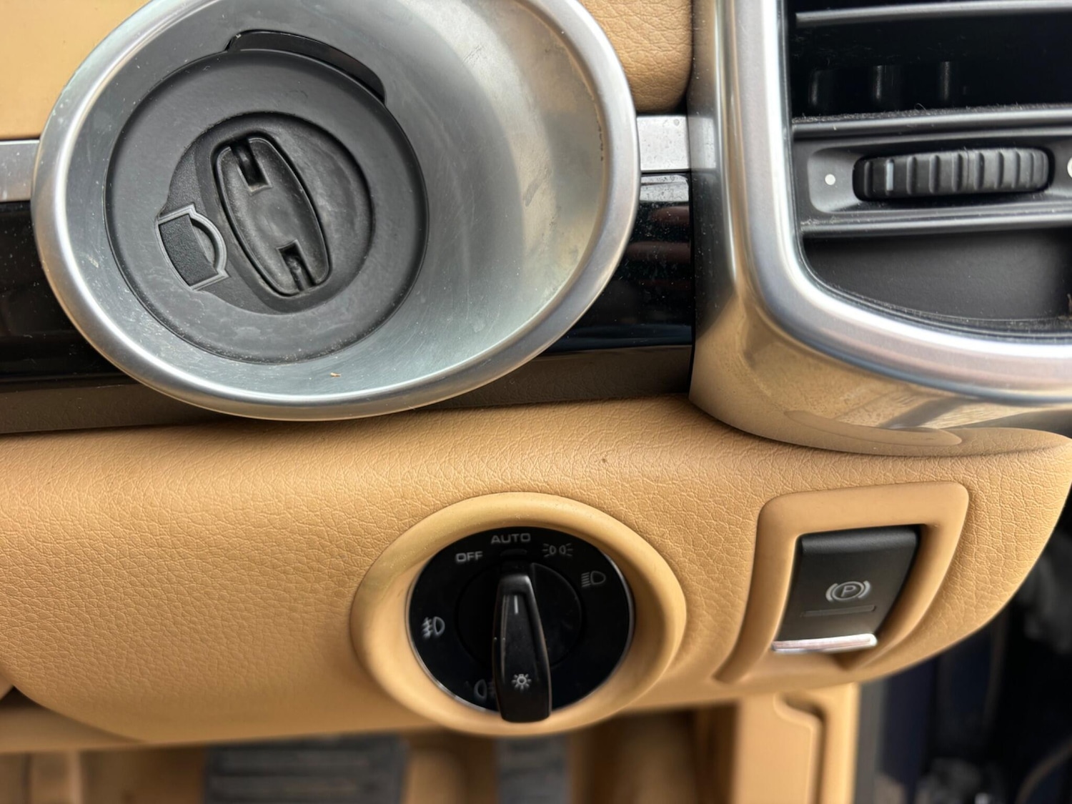 Used Porsche Cayenne 2013 for sale - 76562492: Photo 37