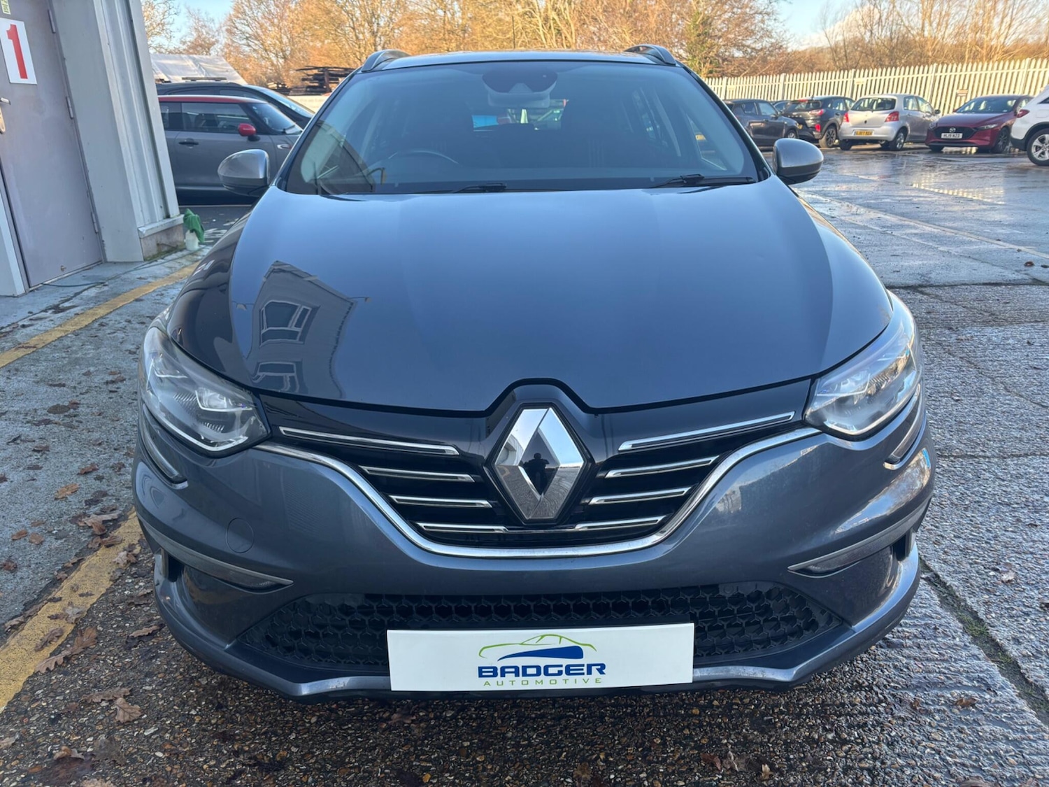 Used Renault Megane 2020 for sale - 76898971: Photo 2