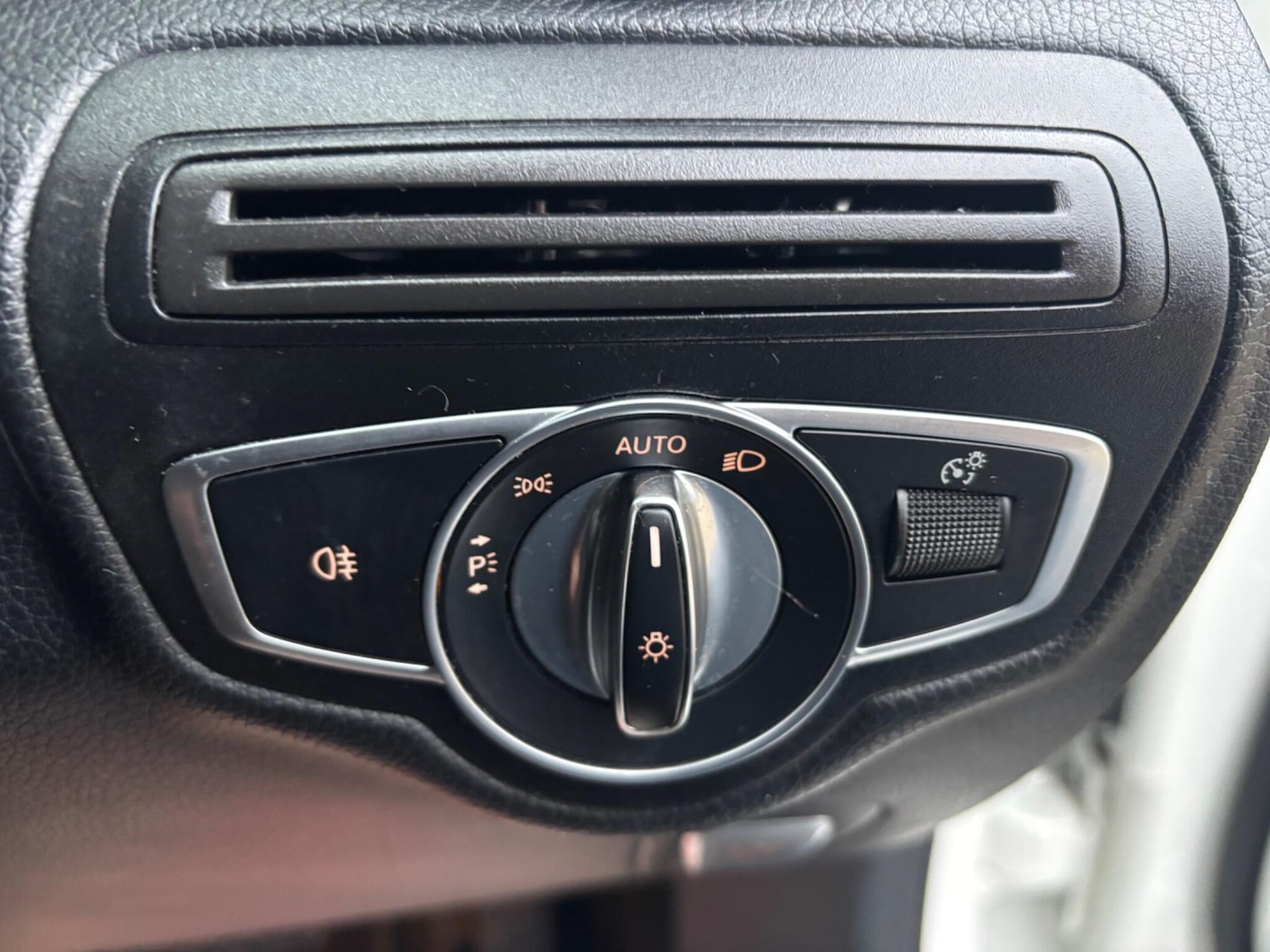 Used Mercedes-Benz GLC 2017 for sale - 76926510: Photo 39