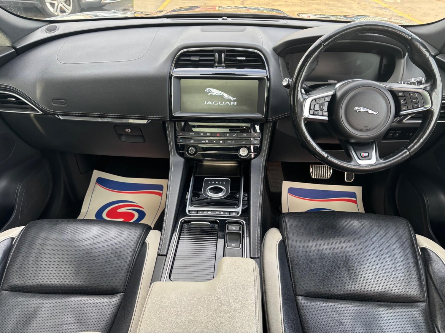 Used Jaguar F-Pace 2017 for sale - 76619634: Photo 14