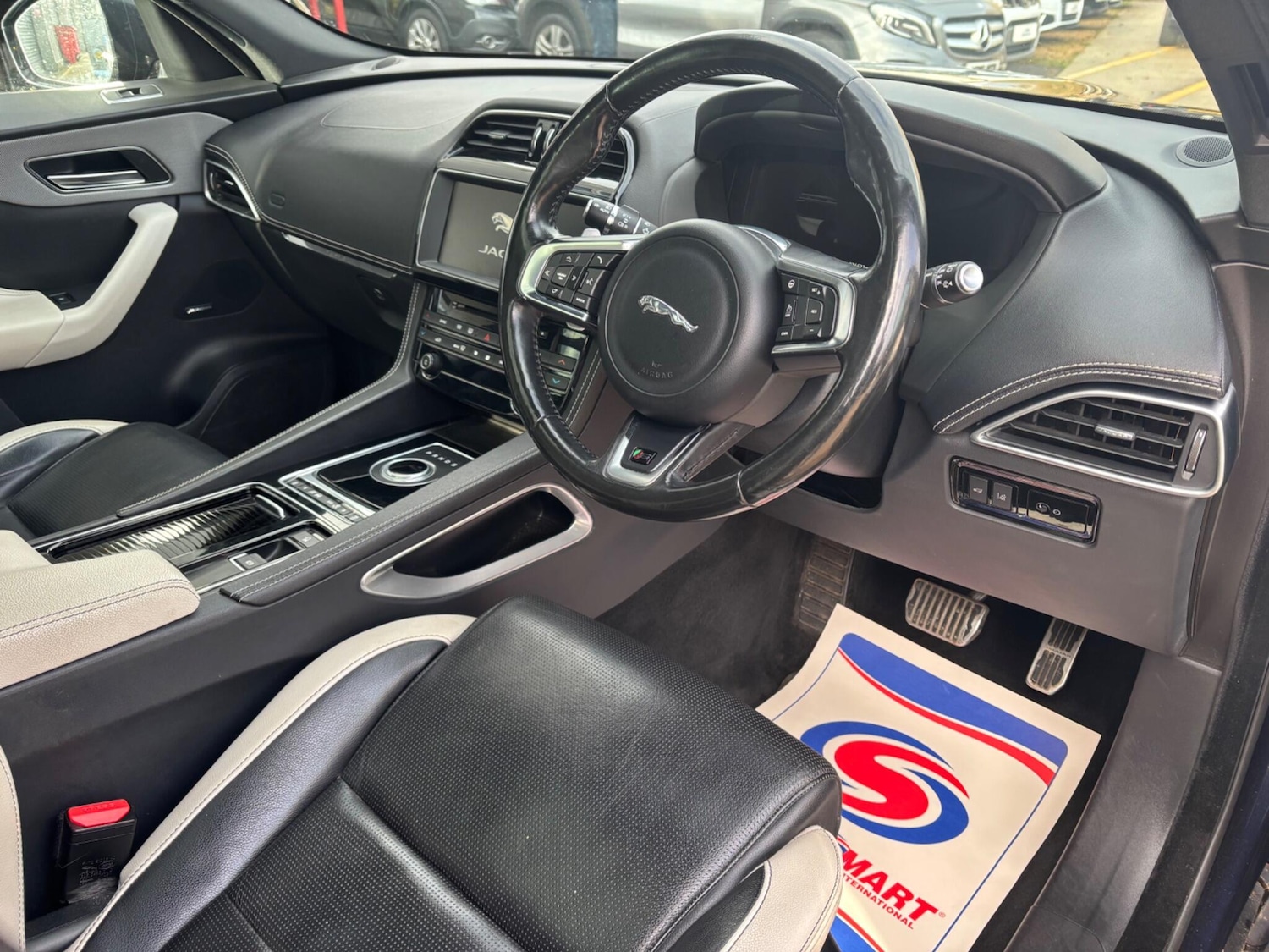 Used Jaguar F-Pace 2017 for sale - 76619634: Photo 16