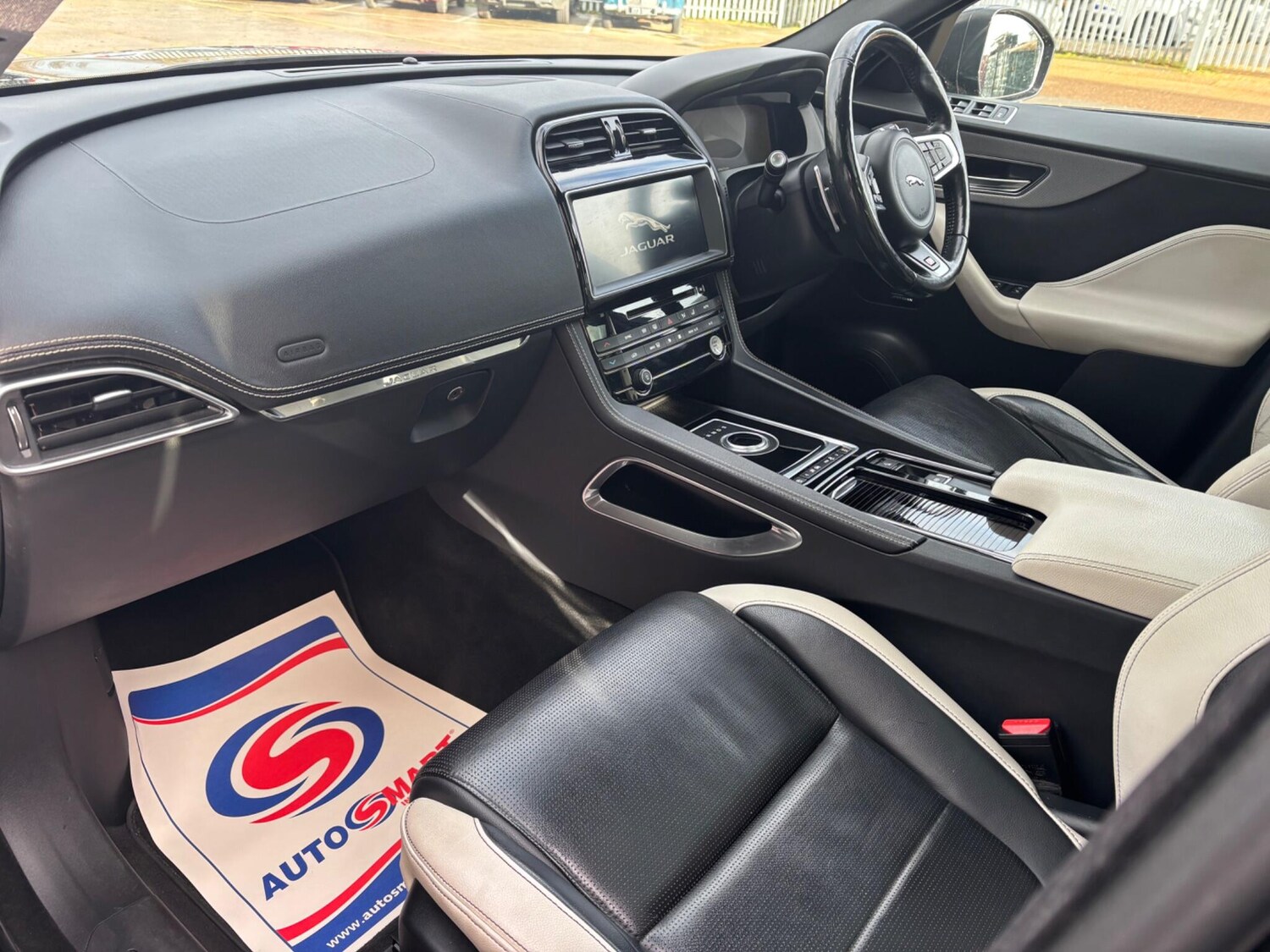 Used Jaguar F-Pace 2017 for sale - 76619634: Photo 17