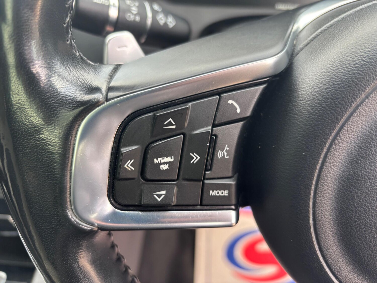 Used Jaguar F-Pace 2017 for sale - 76619634: Photo 38