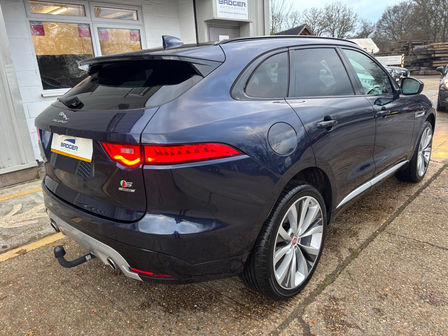 Used Jaguar F-Pace 2017 for sale - 76619634: Photo 8
