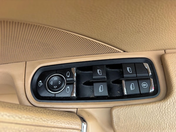 Used Porsche Cayenne 2013 for sale - 76200001: Photo 38