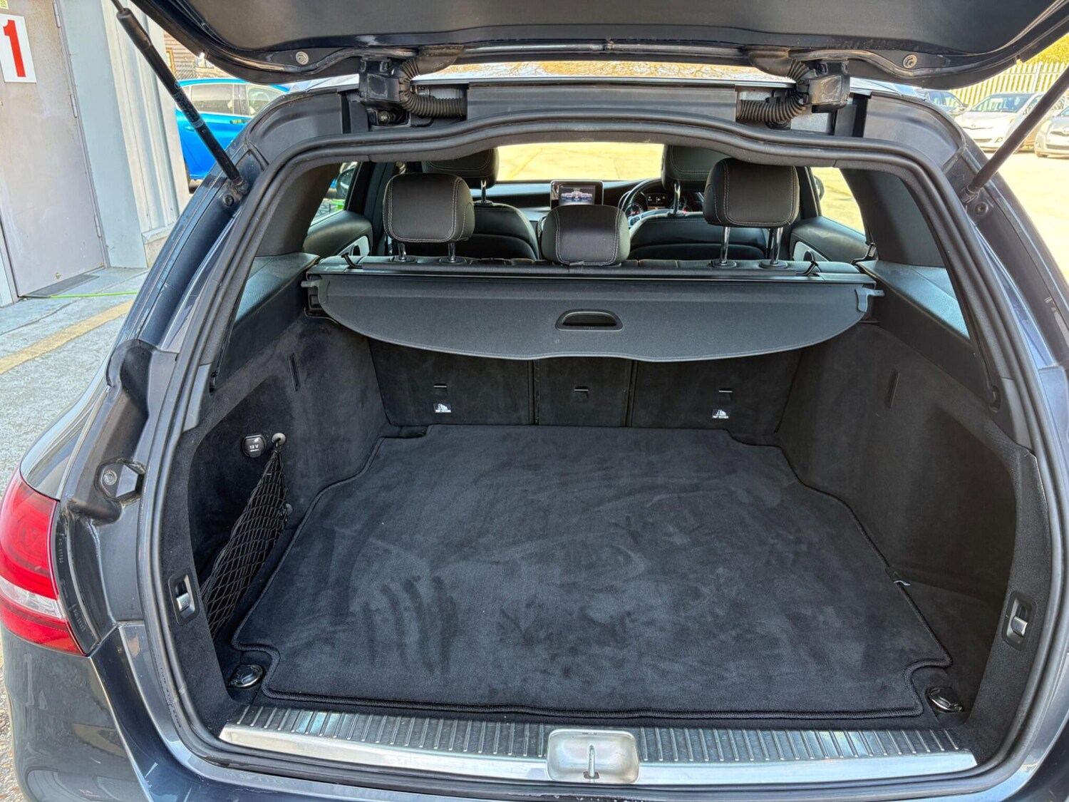 Used Mercedes-Benz C Class 2015 for sale - 78157789: Photo 11