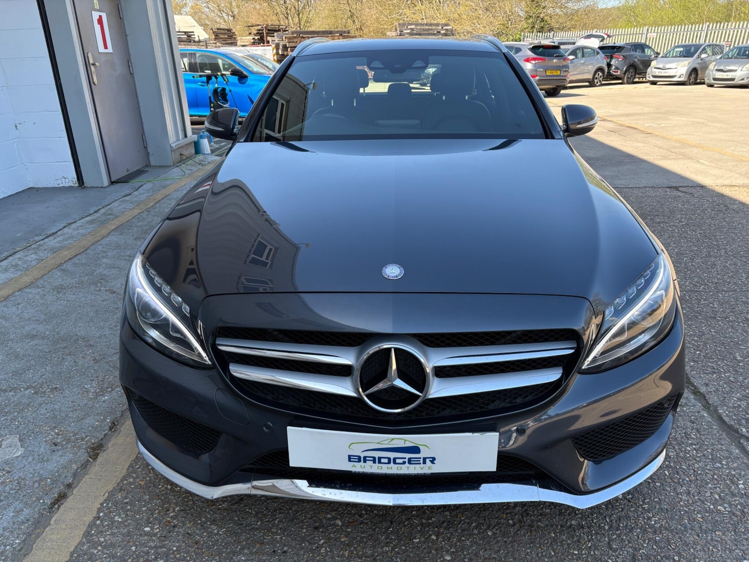 Used Mercedes-Benz C Class 2015 for sale - 78157789: Photo 2