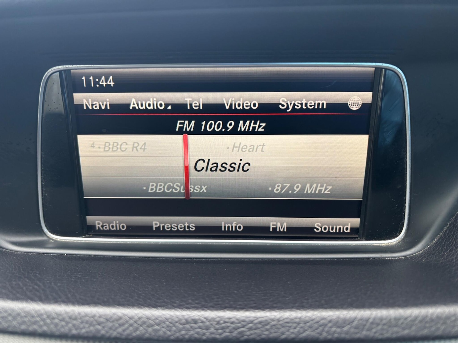 Used Mercedes-Benz E Class 2015 for sale - 76158645: Photo 25