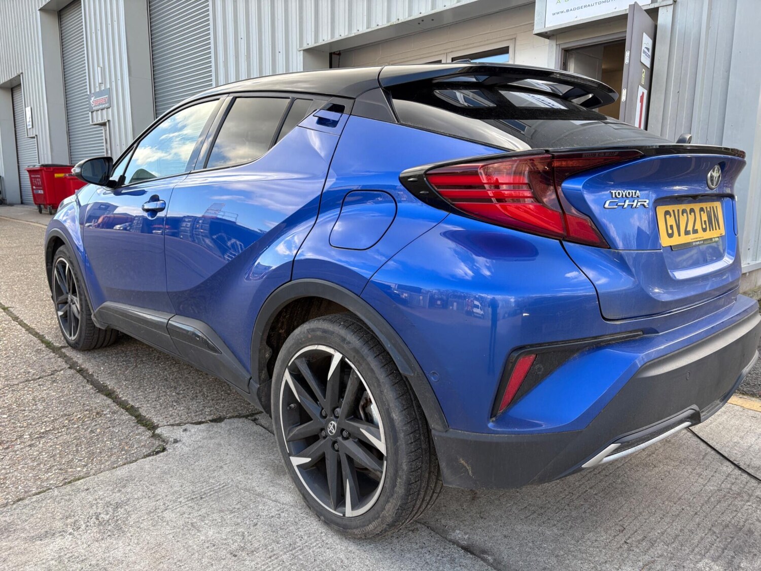 Used Toyota C-HR for sale - 77839782: Photo 2