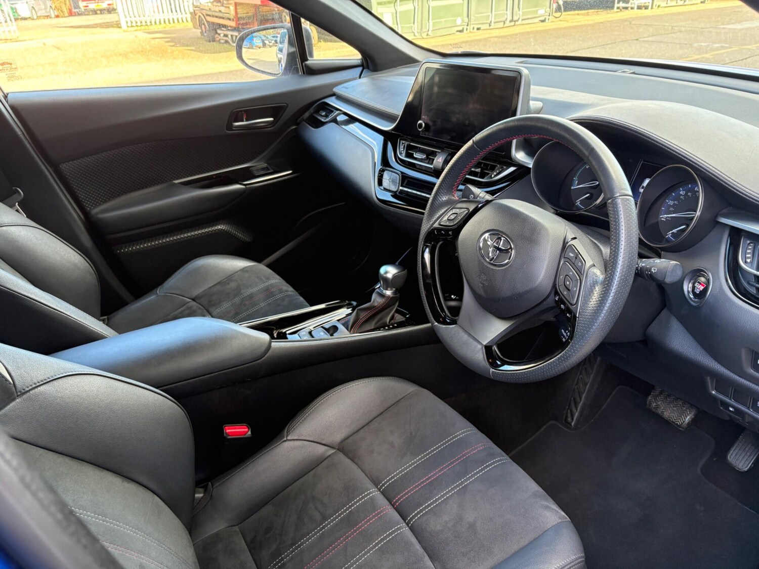 Used Toyota C-HR for sale - 77839782: Photo 3