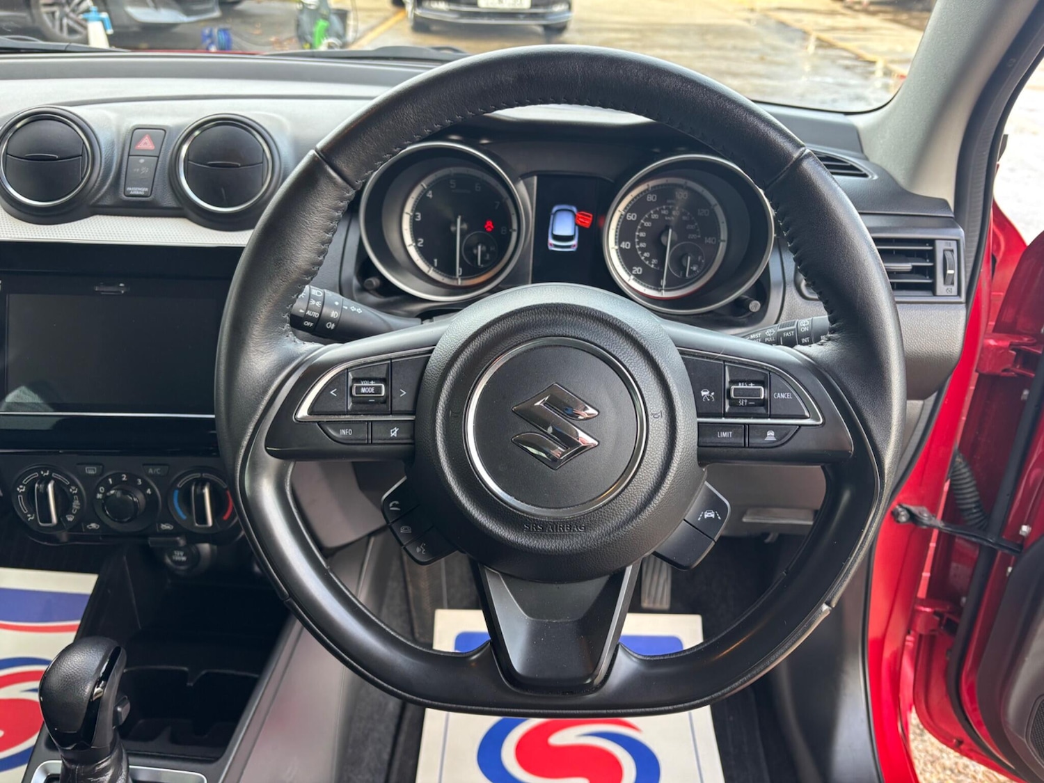 Used Suzuki Swift 2023 for sale - 76701833: Photo 36