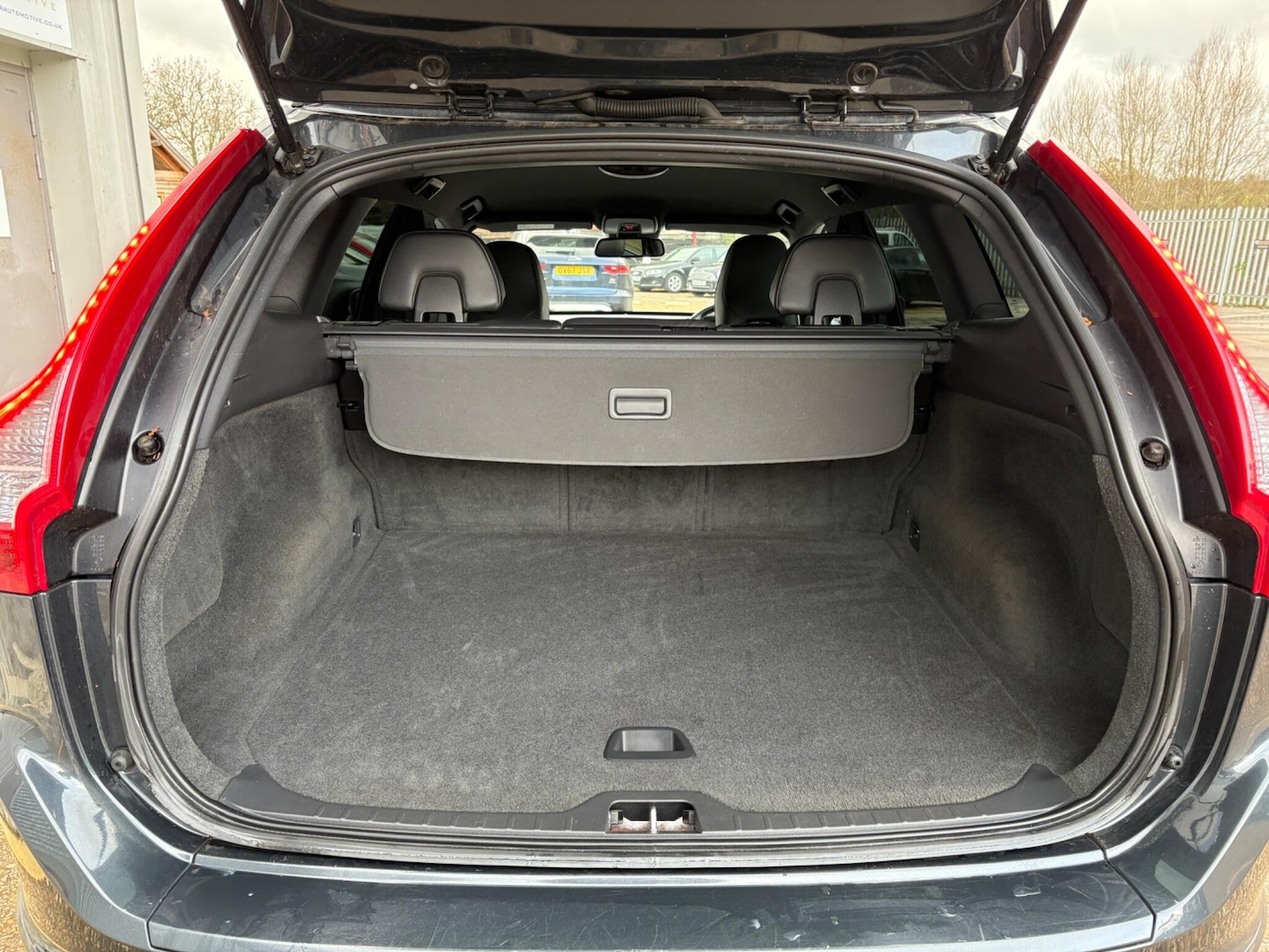 Used Volvo XC60 2015 for sale - 76619713: Photo 11