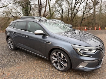 Used Renault Megane 2020 for sale - 77612976: Photo