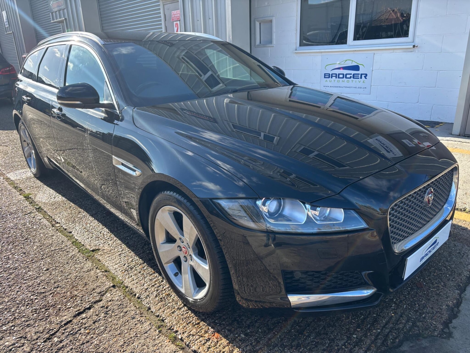 Used Jaguar XF 2018 for sale - 76349549: Photo 11