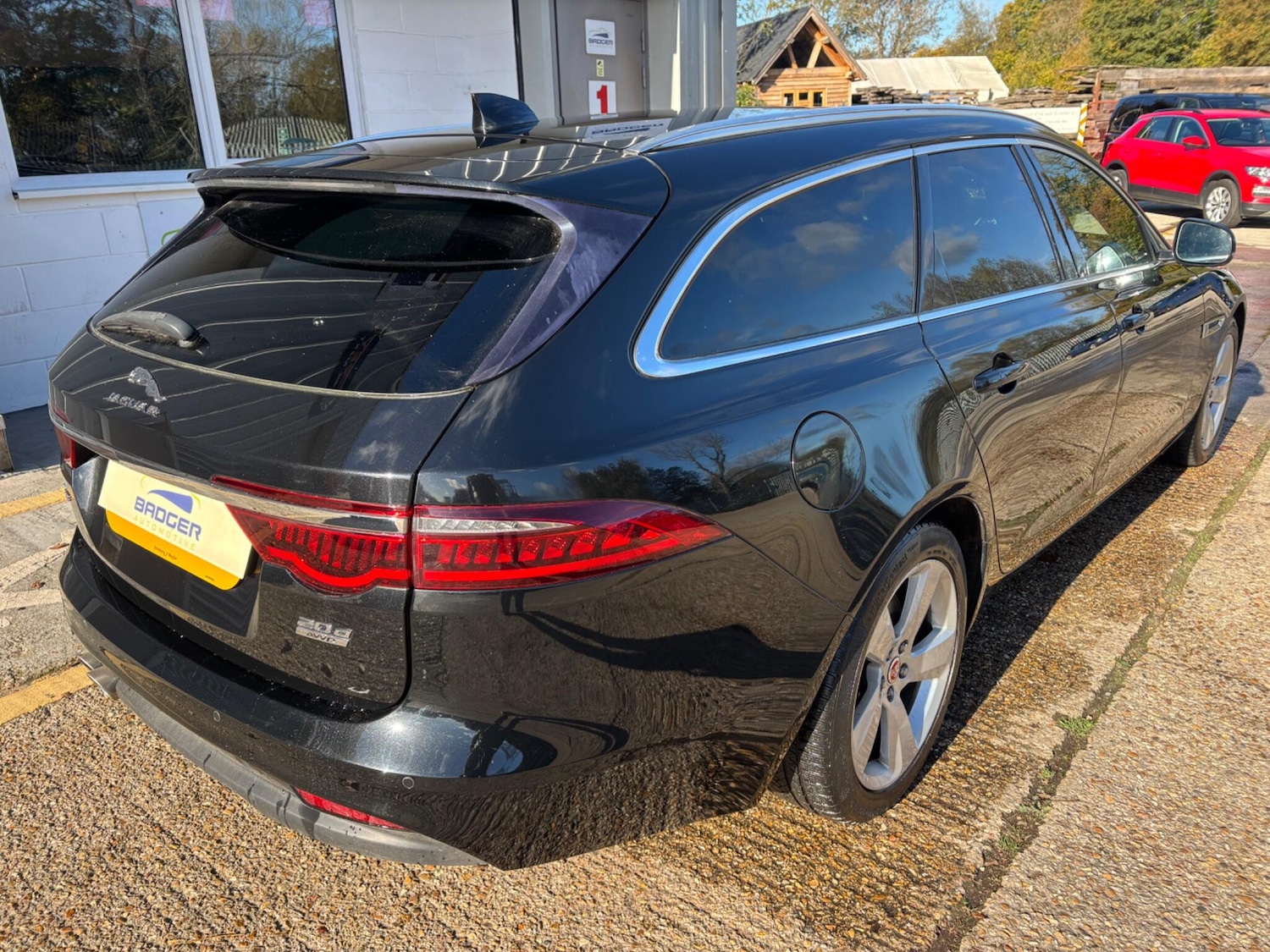 Used Jaguar XF 2018 for sale - 76349549: Photo 8