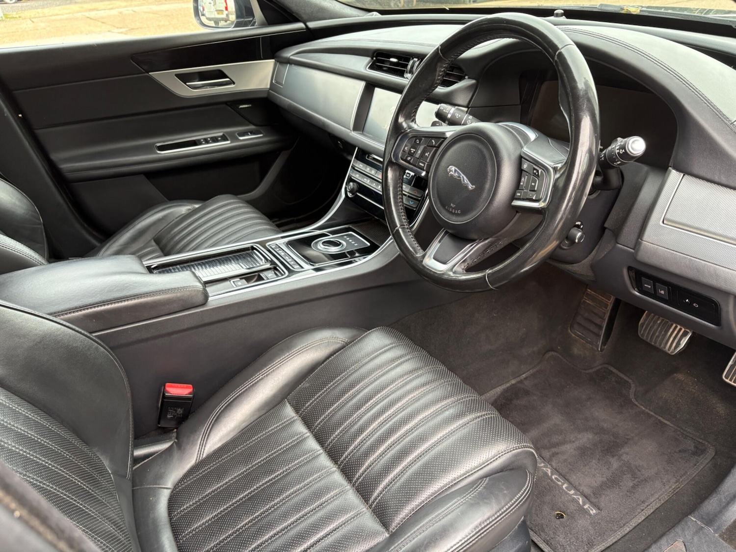 Used Jaguar XF 2018 for sale - 76550476: Photo 13