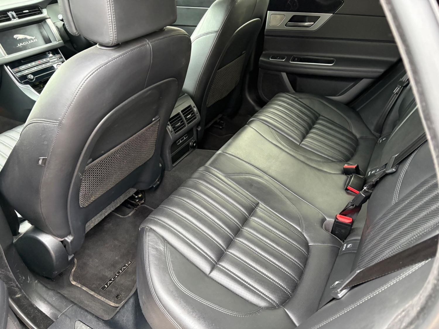 Used Jaguar XF 2018 for sale - 76550476: Photo 17