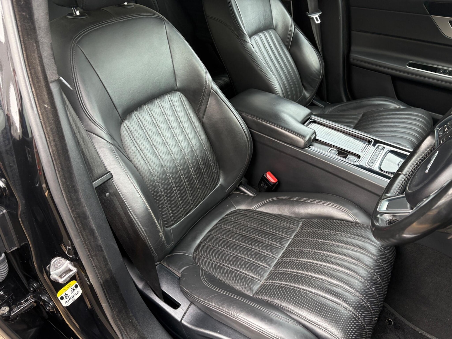 Used Jaguar XF 2018 for sale - 76550476: Photo 21