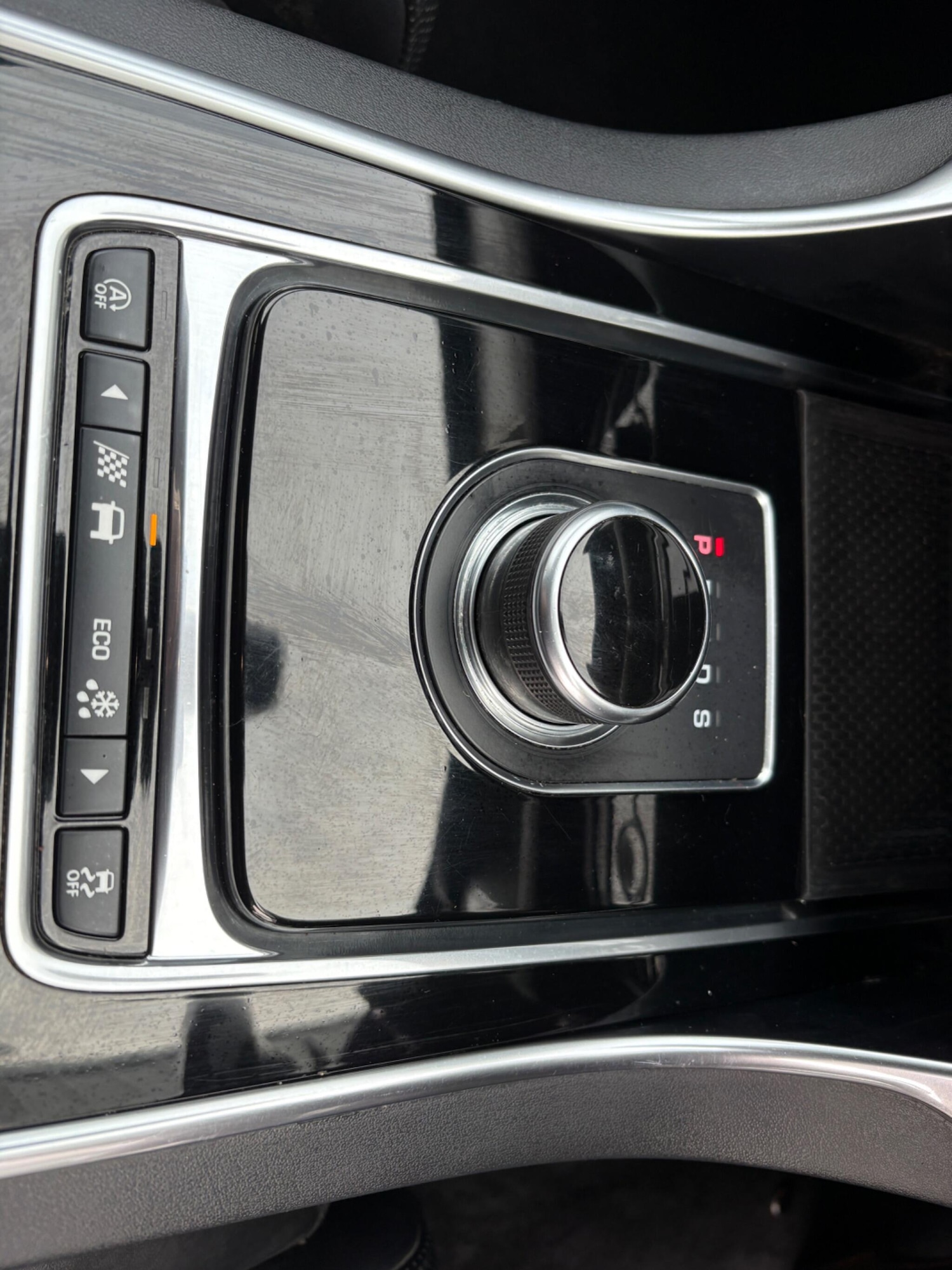 Used Jaguar XF 2018 for sale - 76550476: Photo 24