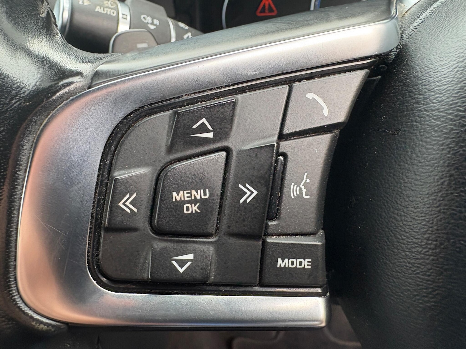 Used Jaguar XF 2018 for sale - 76550476: Photo 30