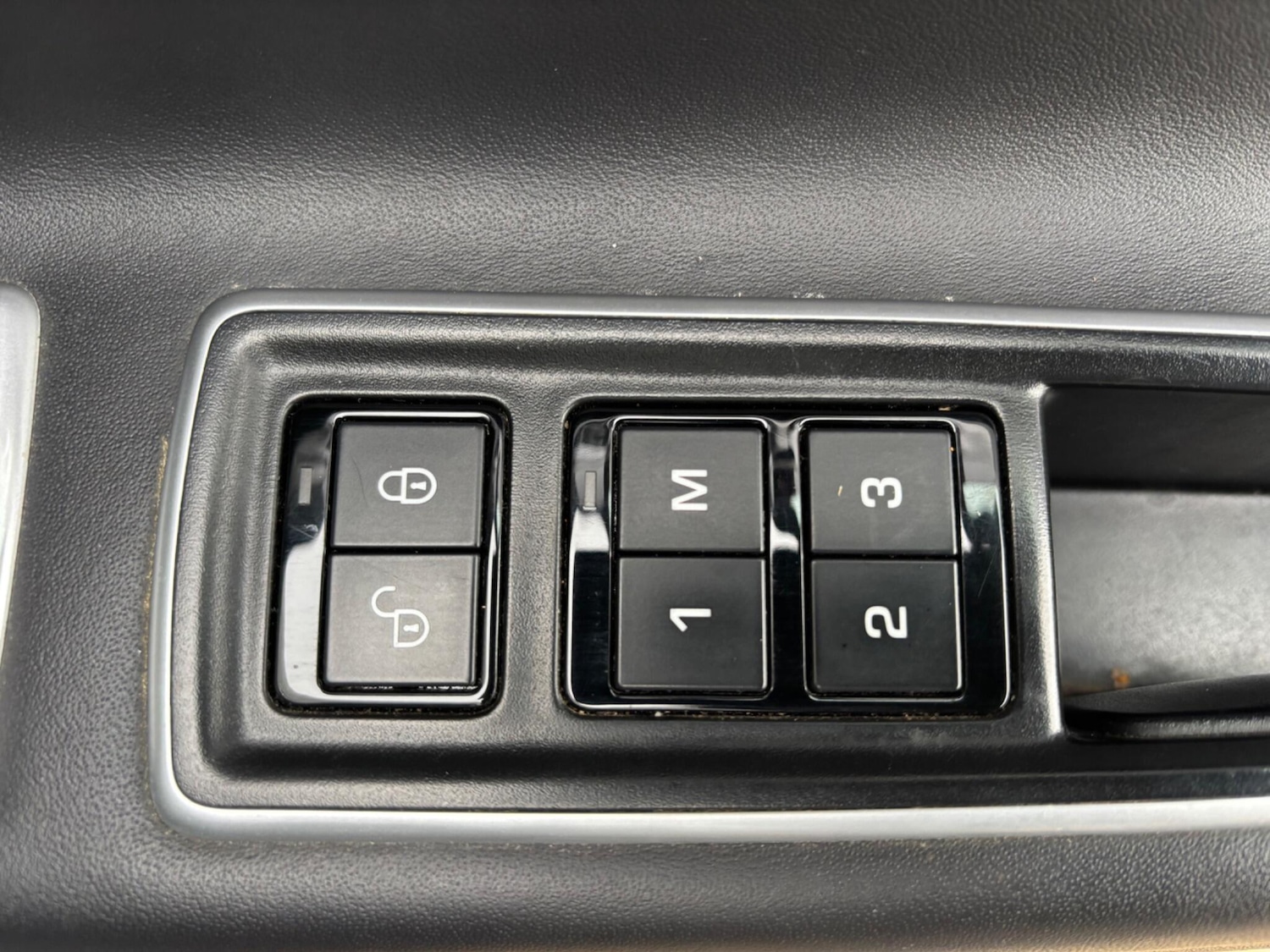 Used Jaguar XF 2018 for sale - 76550476: Photo 40