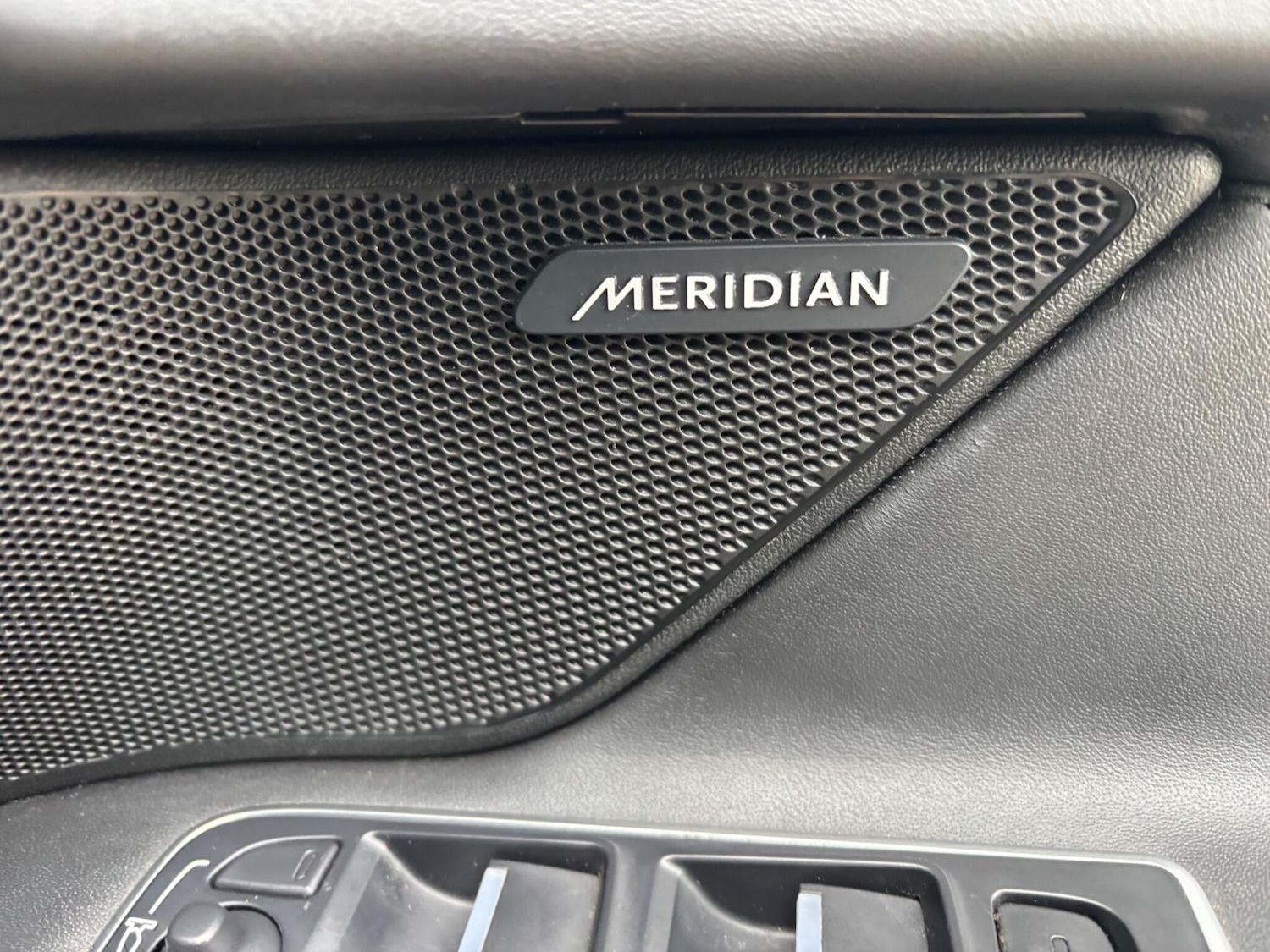 Used Jaguar XF 2018 for sale - 76550476: Photo 41