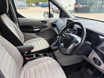 Used Ford Grand Tourneo Connect 2019 for sale - 78334549: Photo