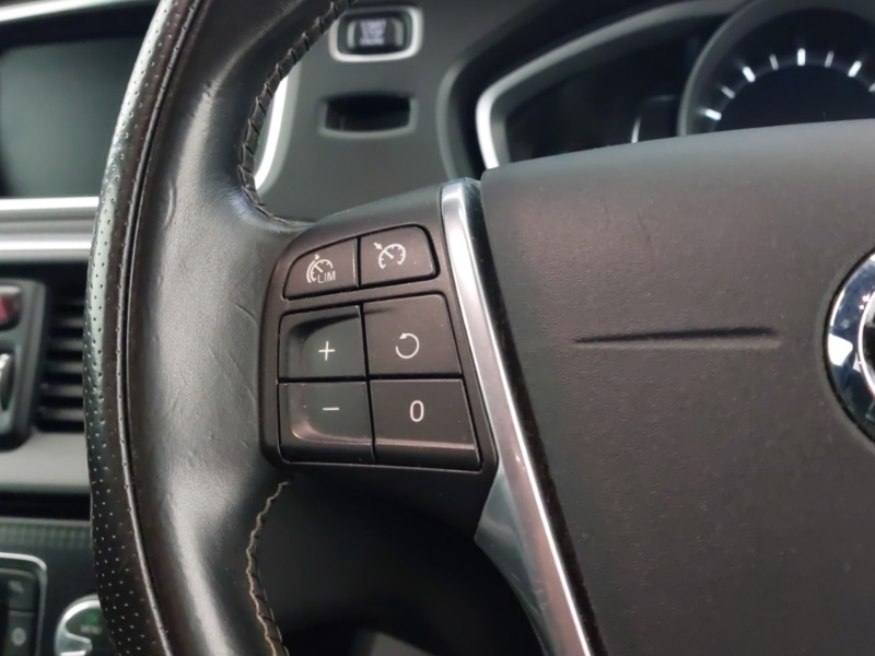 Used Volvo V40 2017 for sale - 76964089: Photo 14