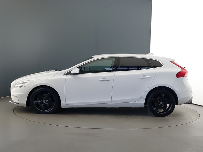 Used Volvo V40 2017 for sale - 76964089: Photo 4