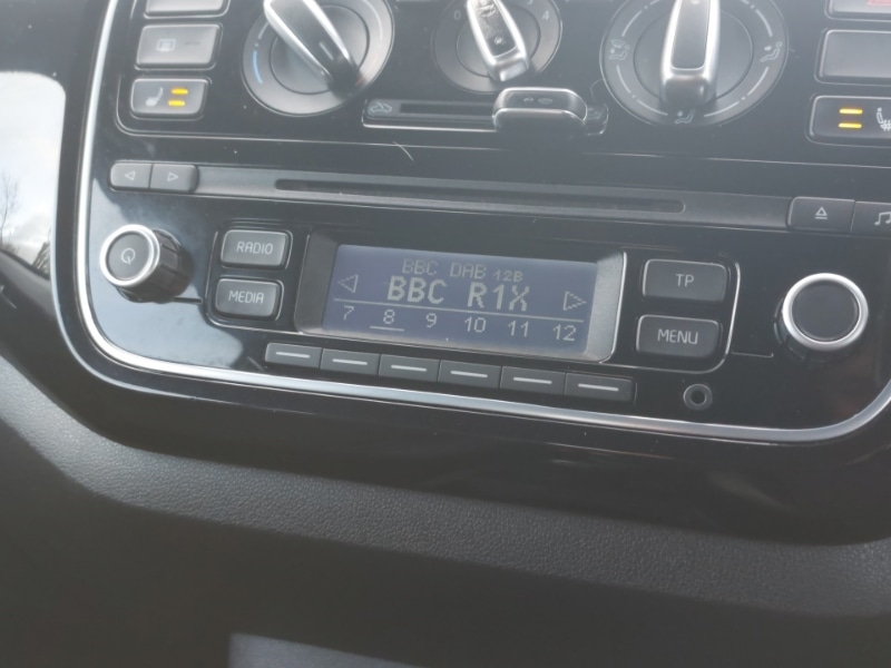 Used Volkswagen up! 2015 for sale - 77141403: Photo 16