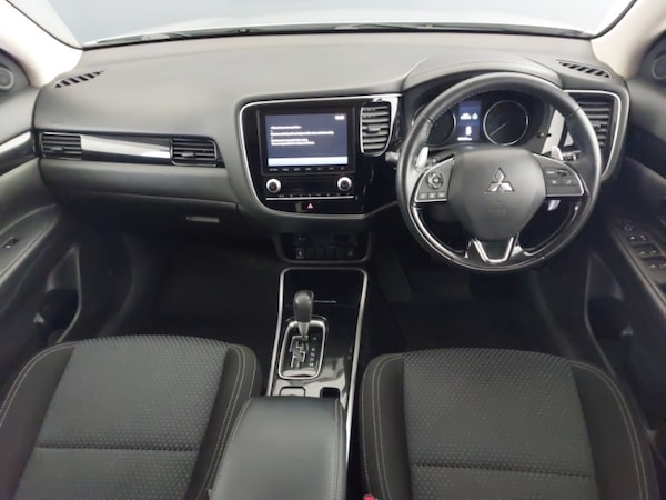 Used Mitsubishi Outlander 2020 for sale - 76321614: Photo 2