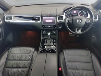 Used Volkswagen Touareg 2017 for sale - 76325570: Photo 2
