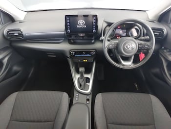 Used Toyota Yaris 2022 for sale - 75933804: Photo