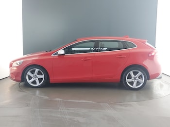 Used Volvo V40 2016 for sale - 77466757: Photo