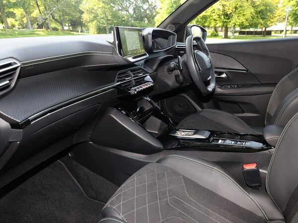 Used Peugeot 2008 2022 for sale - 75576391: Photo 2