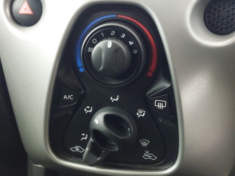 Used Toyota AYGO 2017 for sale - 77988140: Photo 15