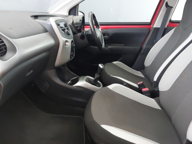 Used Toyota AYGO 2017 for sale - 77988140: Photo 5